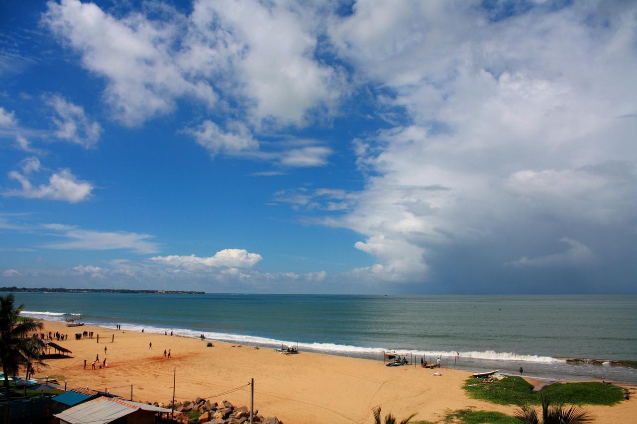 נגומבו Rainbow Beach Hotel מראה חיצוני תמונה